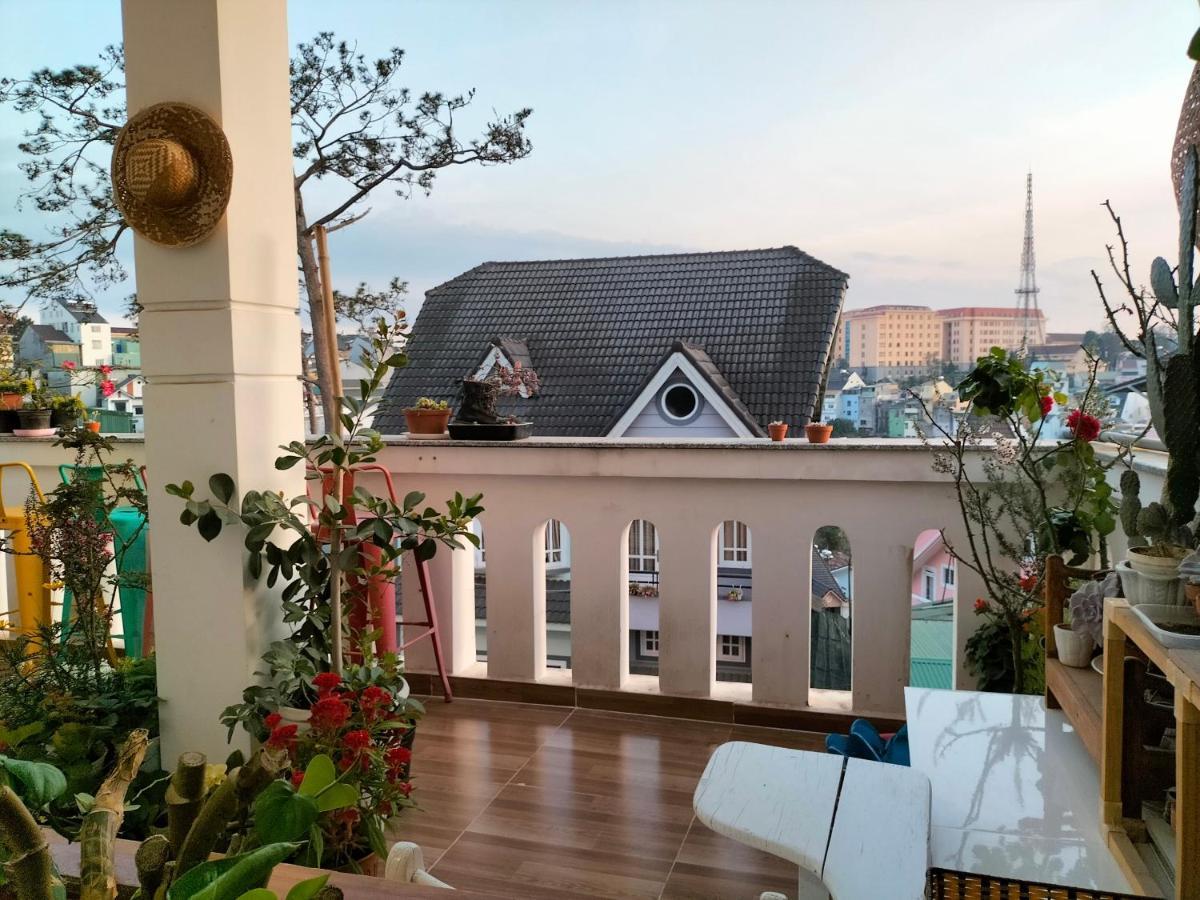 Strawberry Hotel Dalat Екстериор снимка