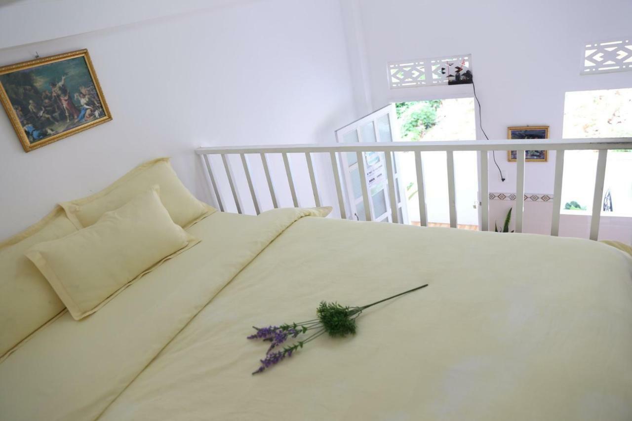 Strawberry Hotel Dalat Екстериор снимка